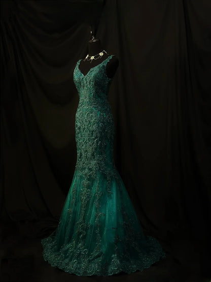 Modest Prom Dresses Mermaid V Neckline Dark Emerald Green With Lace Appliqued Long Night Evening Formal Outfits RB6120
