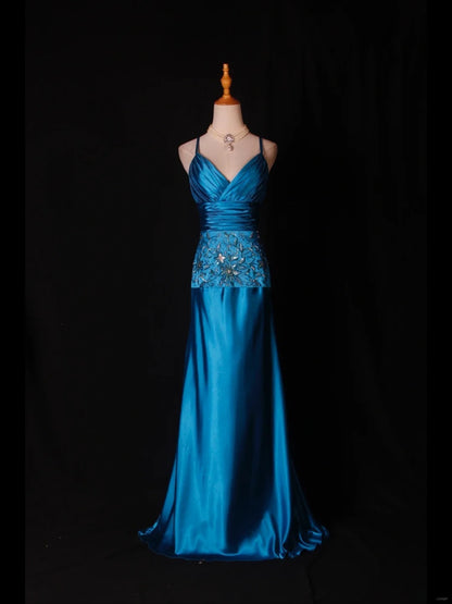 Vintage A-Linien-Abendkleid mit Spaghettiträgern, blauem Satin, Pailletten und perlenbesetztem Oberteil – ein beeindruckendes Outfit für den 18. Geburtstag (Modell AS282).