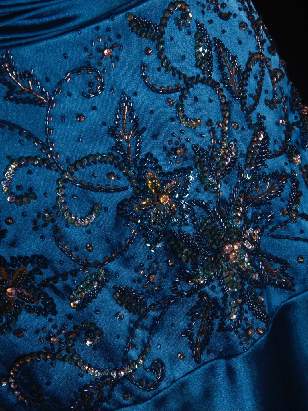 Vintage A-Linien-Abendkleid mit Spaghettiträgern, blauem Satin, Pailletten und perlenbesetztem Oberteil – ein beeindruckendes Outfit für den 18. Geburtstag (Modell AS282).