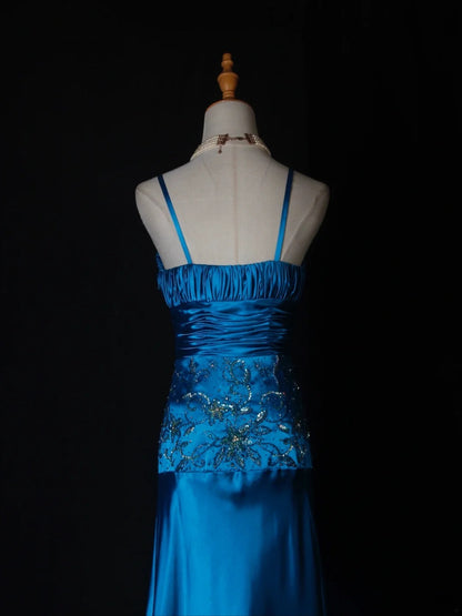 Vintage A-Linien-Abendkleid mit Spaghettiträgern, blauem Satin, Pailletten und perlenbesetztem Oberteil – ein beeindruckendes Outfit für den 18. Geburtstag (Modell AS282).