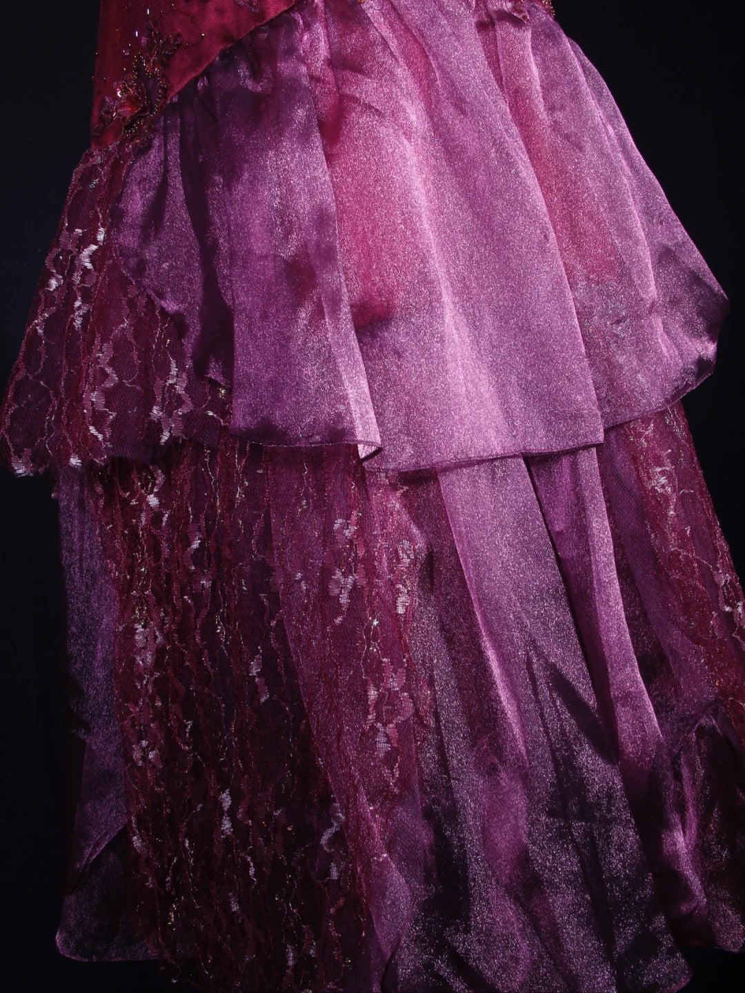 Robe de cocktail rétro sirène à fines bretelles en satin rose fuchsia, longueur thé, idéale pour un 16e anniversaire ou un bal de promo (AS283)