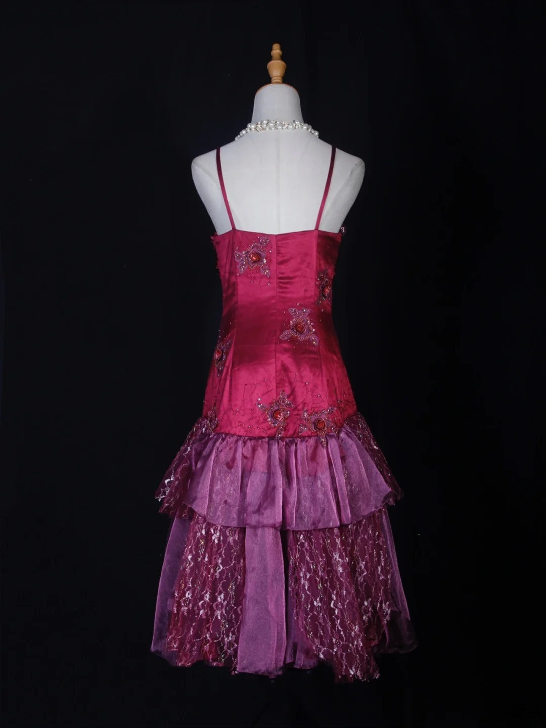 Robe de cocktail rétro sirène à fines bretelles en satin rose fuchsia, longueur thé, idéale pour un 16e anniversaire ou un bal de promo (AS283)
