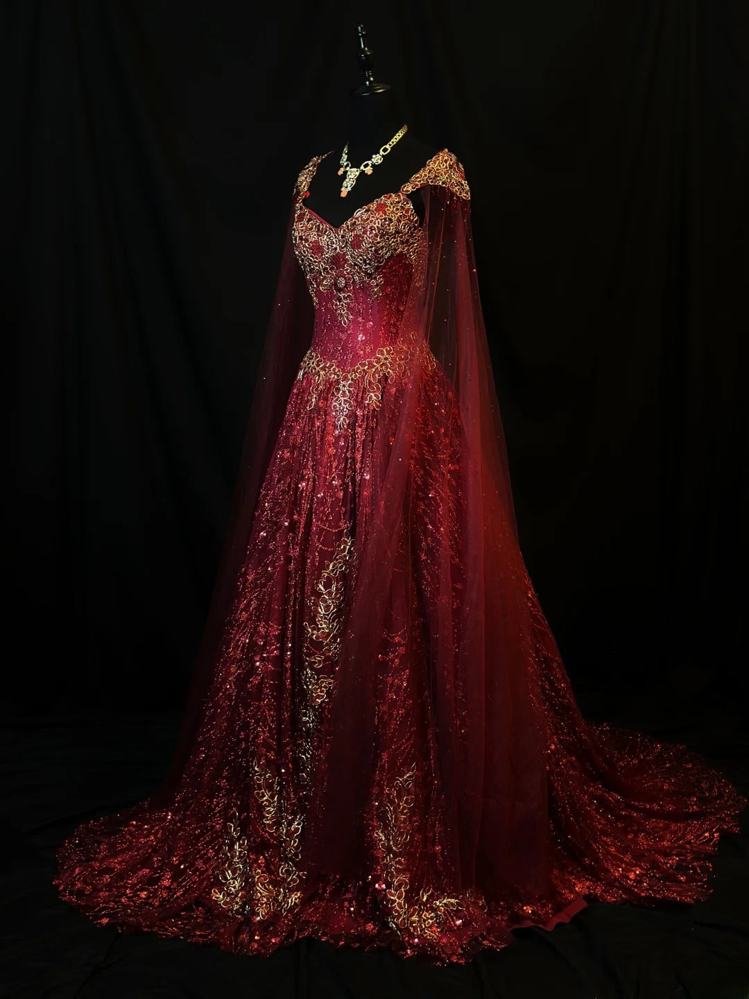 Vintage 90s Prom Dresses Ball Gown Straps Burgundy Tulle With Gold Beading Cape Party Gown Formal Outfits RB6126
