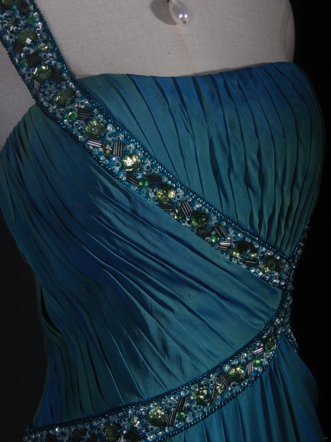 Robe de bal longue rétro trapèze asymétrique en mousseline bleue à corsage perlé, idéale pour un 18e anniversaire. AS288