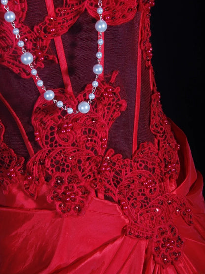 Vintage Meerjungfrauen-Abendkleid aus rotem Satin im Stil der 1970er Jahre mit Spitzen- und Perlenoberteil – Inspiration für den 18. Geburtstag – Abendkleid AS298