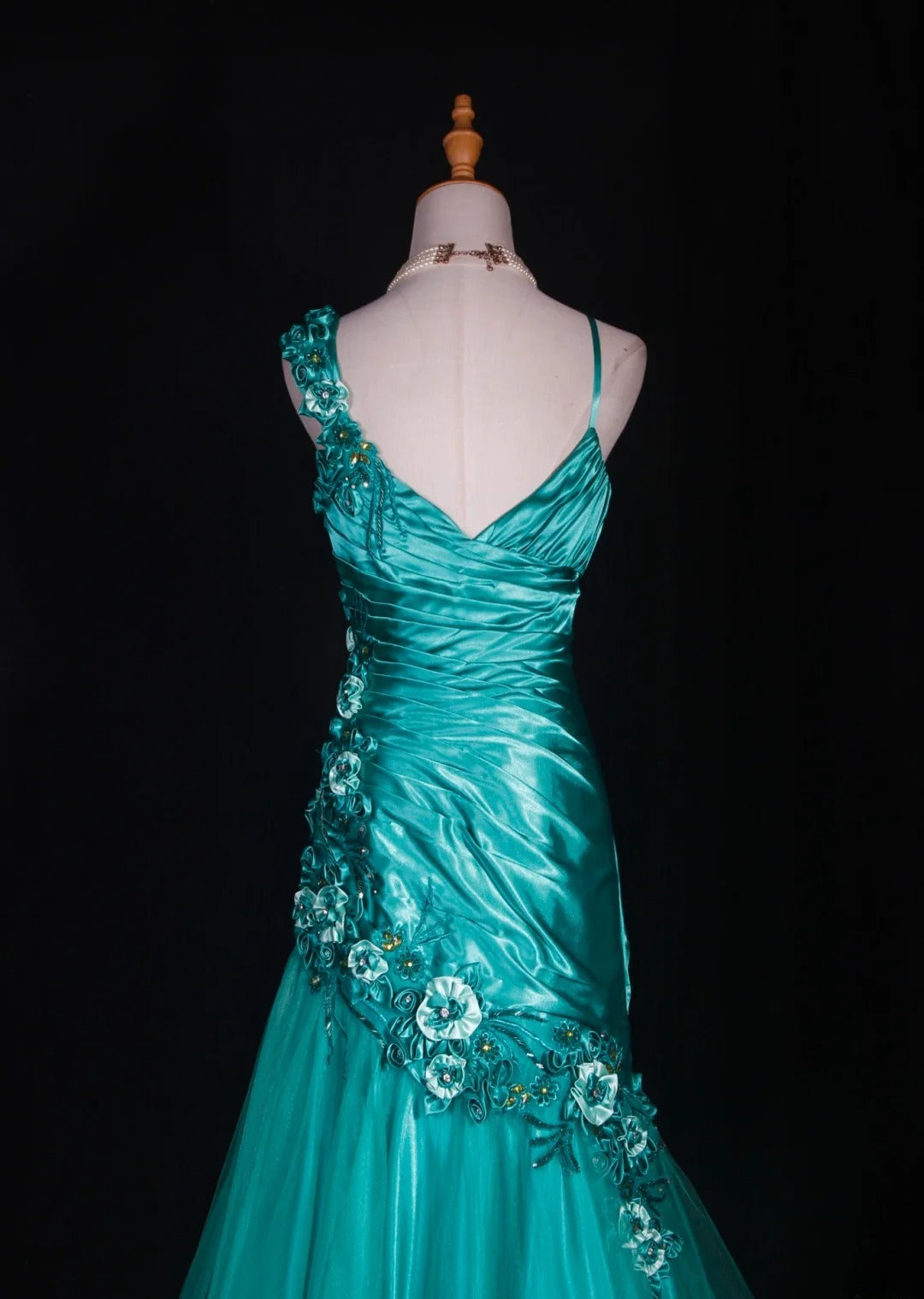 Robe de bal longue vintage sirène années 90, bretelles spaghetti, satin bleu à fleurs et perles, inspiration pour une tenue de 20e anniversaire, robe de soirée AS312
