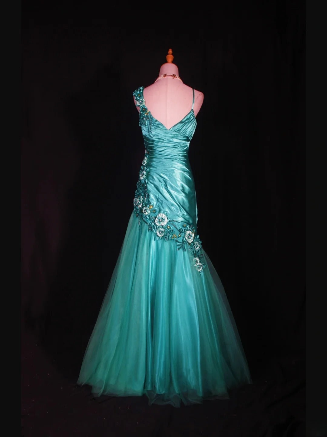 Robe de bal longue vintage sirène années 90, bretelles spaghetti, satin bleu à fleurs et perles, inspiration pour une tenue de 20e anniversaire, robe de soirée AS312