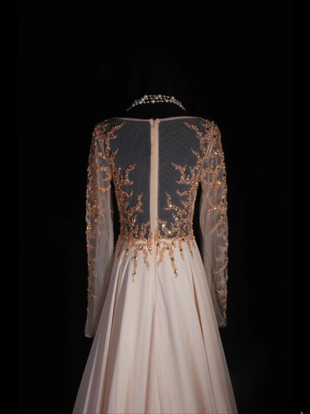 Retro-80er-Jahre-Abendkleid aus rosafarbenem Chiffon mit A-Linie, Rundhalsausschnitt, langen Ärmeln und Perlen – Inspiration für das Outfit zum 22. Geburtstag (AS323)