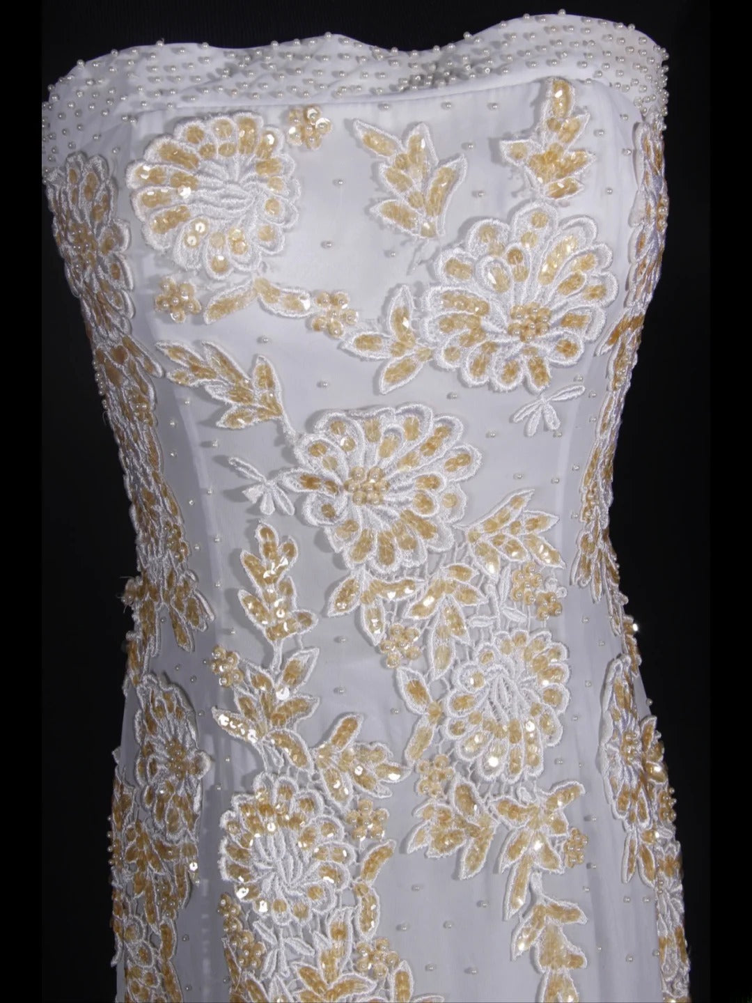 Vintage Meerjungfrauen-Kleid, trägerlos, weiß, 1970er Jahre, mit applizierten Perlen am Oberteil, langes Ballkleid, Inspiration für den 16. Geburtstag, formelles Abendkleid AS333