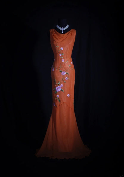 Robe de bal rétro années 60 en mousseline de soie organza avec broderies et perles, inspiration robe de soirée pour un 22e anniversaire AS337