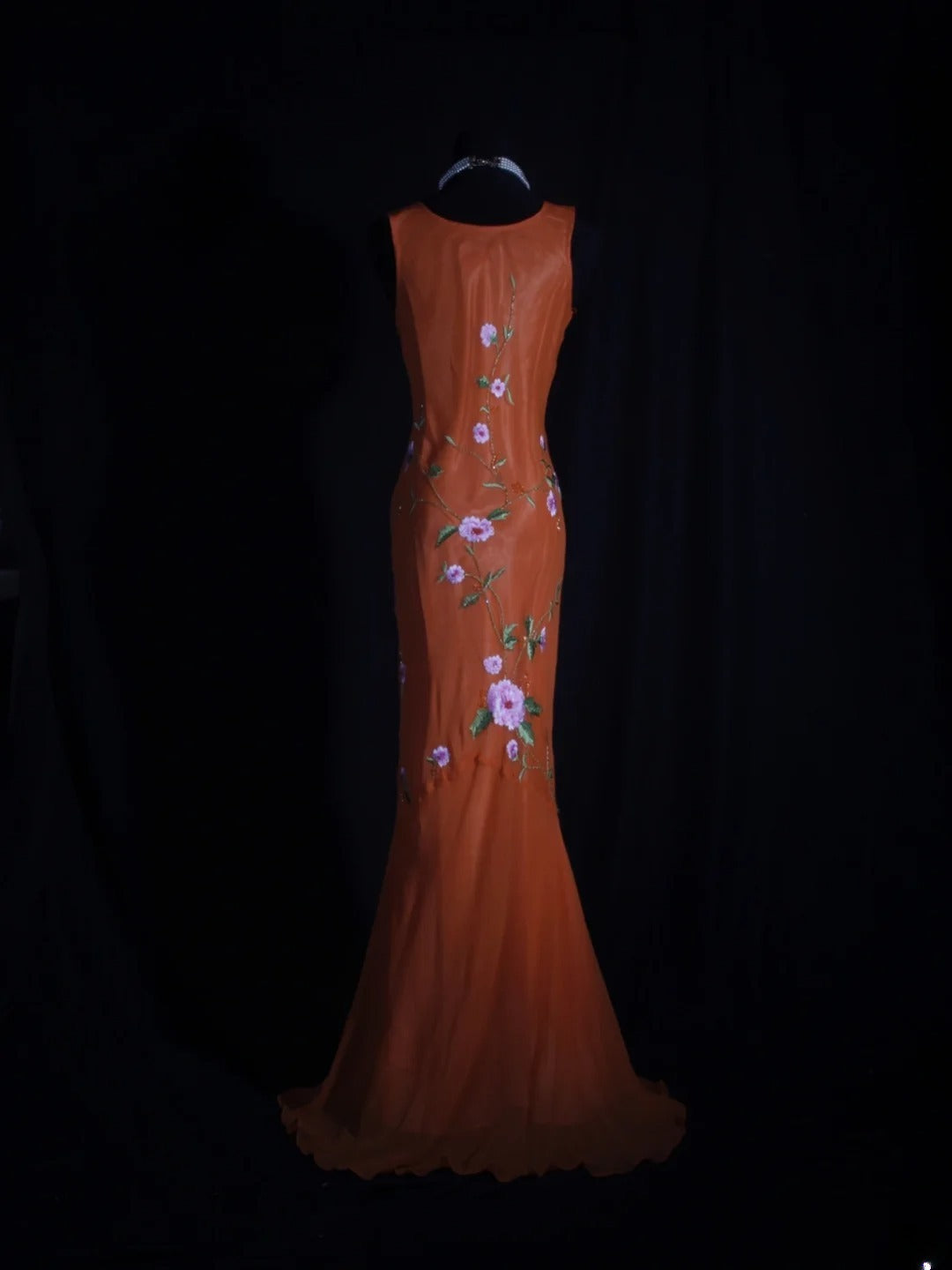 Robe de bal rétro années 60 en mousseline de soie organza avec broderies et perles, inspiration robe de soirée pour un 22e anniversaire AS337
