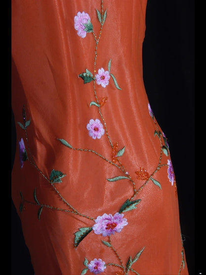 Robe de bal rétro années 60 en mousseline de soie organza avec broderies et perles, inspiration robe de soirée pour un 22e anniversaire AS337