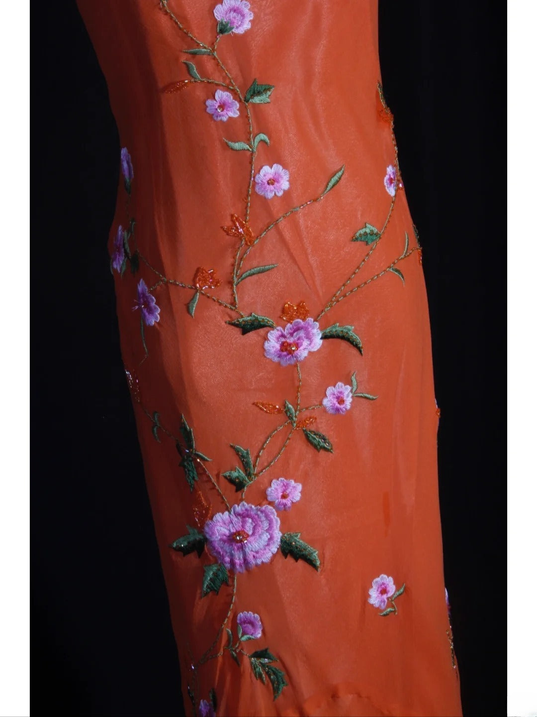 Robe de bal rétro années 60 en mousseline de soie organza avec broderies et perles, inspiration robe de soirée pour un 22e anniversaire AS337