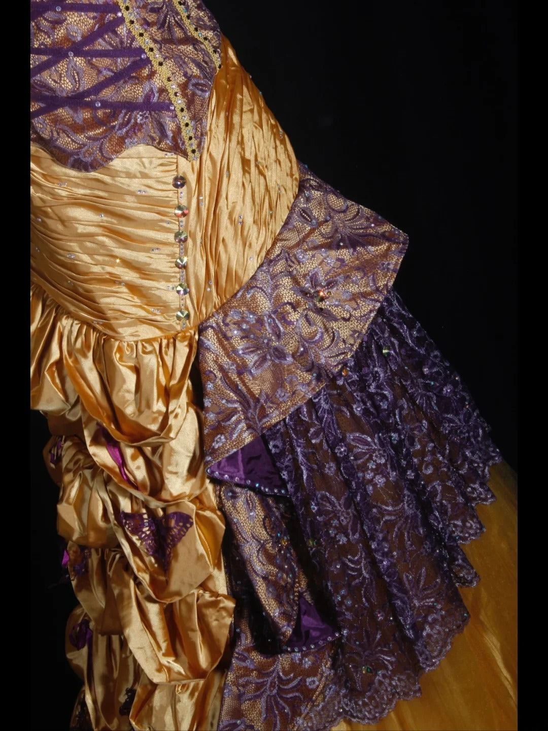 Robe de bal longue vintage sirène à col carré, ornée de perles appliquées, style années 1970. Inspiration pour une tenue de 19e anniversaire ou une robe de soirée (AS338).