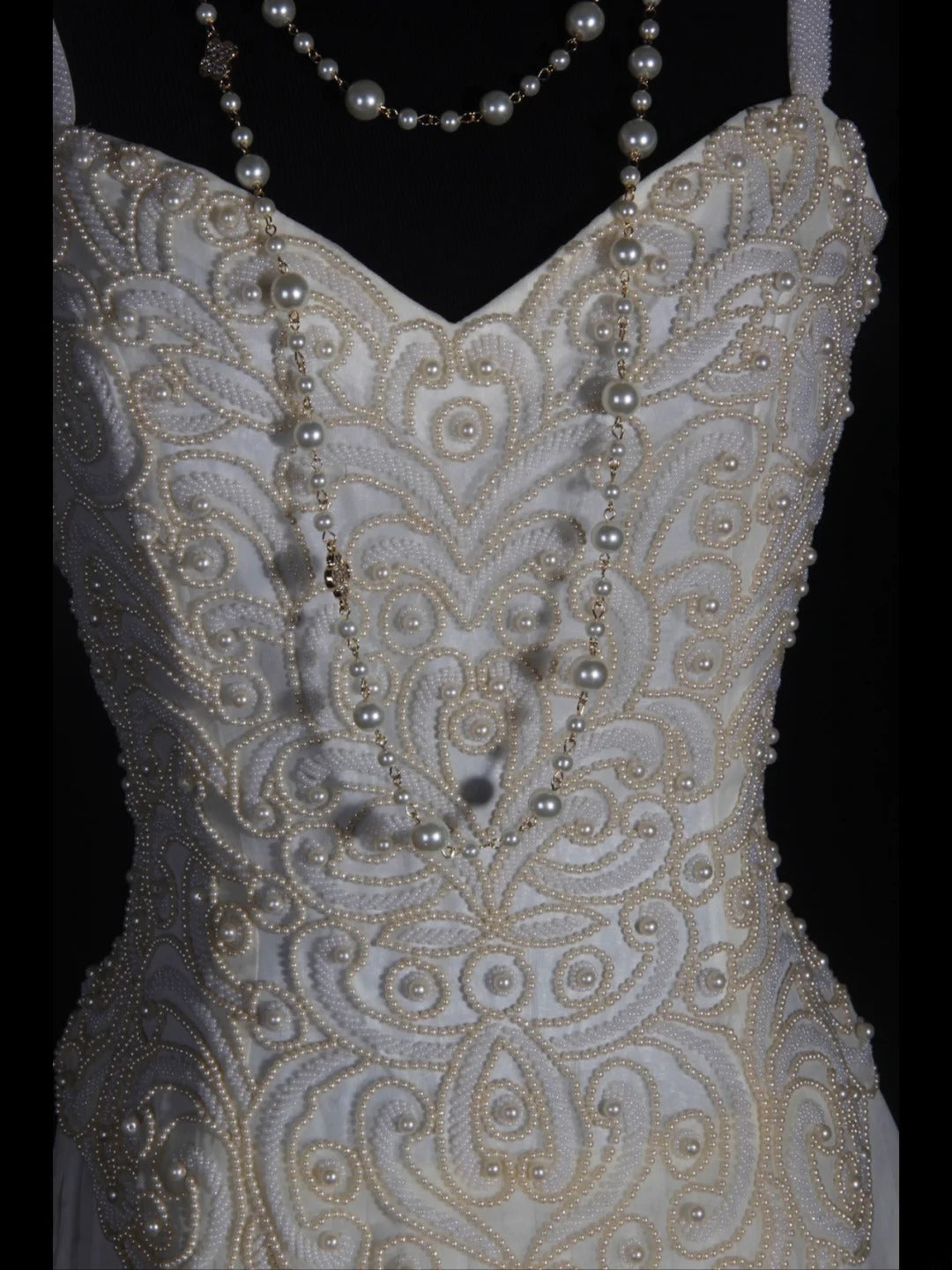 Robe de bal rétro années 60, coupe trapèze, bretelles spaghetti, mousseline blanche ornée de perles, inspiration pour une tenue de 22e anniversaire, robe de soirée AS345