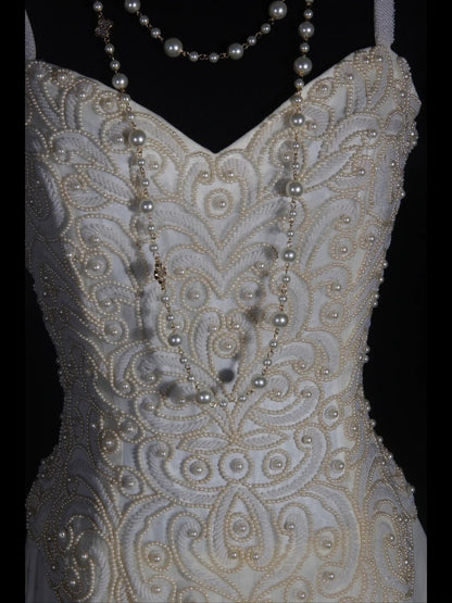 Robe de bal rétro années 60, coupe trapèze, bretelles spaghetti, mousseline blanche ornée de perles, inspiration pour une tenue de 22e anniversaire, robe de soirée AS345