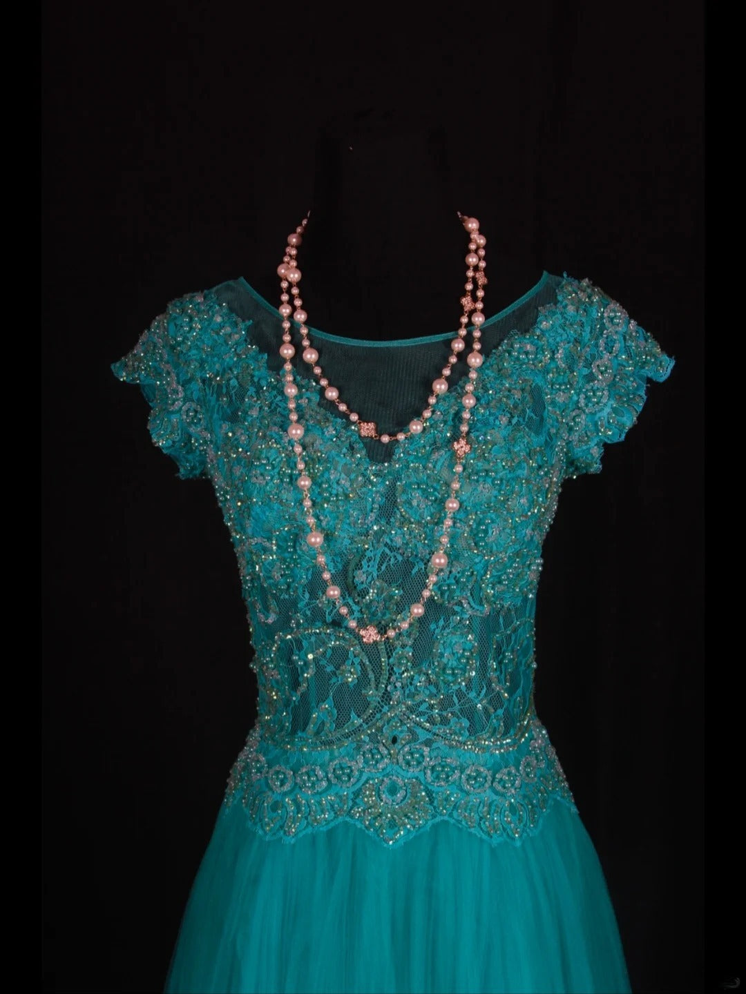 Retro-Abendkleid im 60er-Jahre-Stil: A-Linie, asymmetrischer Saum, Rundhalsausschnitt, blauer Tüll mit Perlen und Spitze – Inspiration für den 22. Geburtstag (AS351)