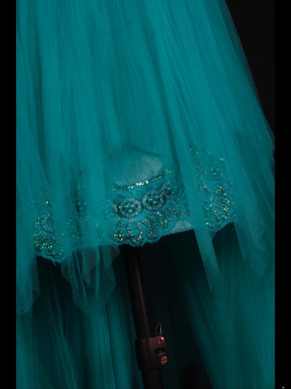 Retro-Abendkleid im 60er-Jahre-Stil: A-Linie, asymmetrischer Saum, Rundhalsausschnitt, blauer Tüll mit Perlen und Spitze – Inspiration für den 22. Geburtstag (AS351)