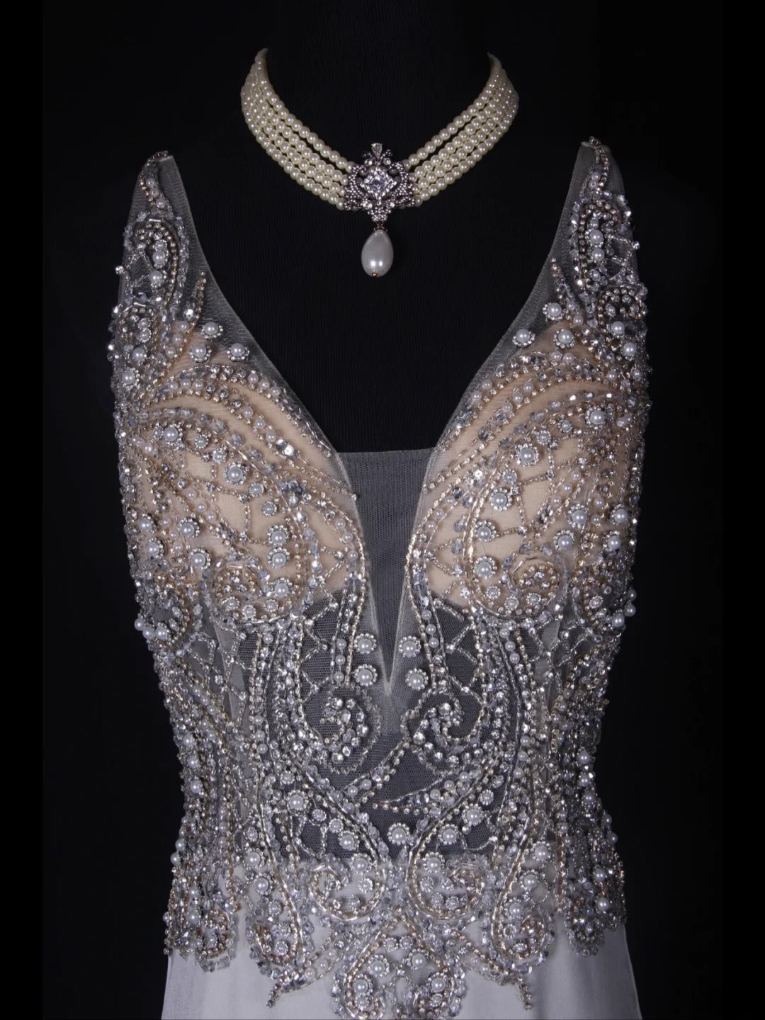 Vintage Meerjungfrauen-Abendkleid mit V-Ausschnitt, silberfarben, 1970er Jahre, mit silbernen Perlen am Oberteil, Inspiration für den 19. Geburtstag, formelles Abendkleid AS354