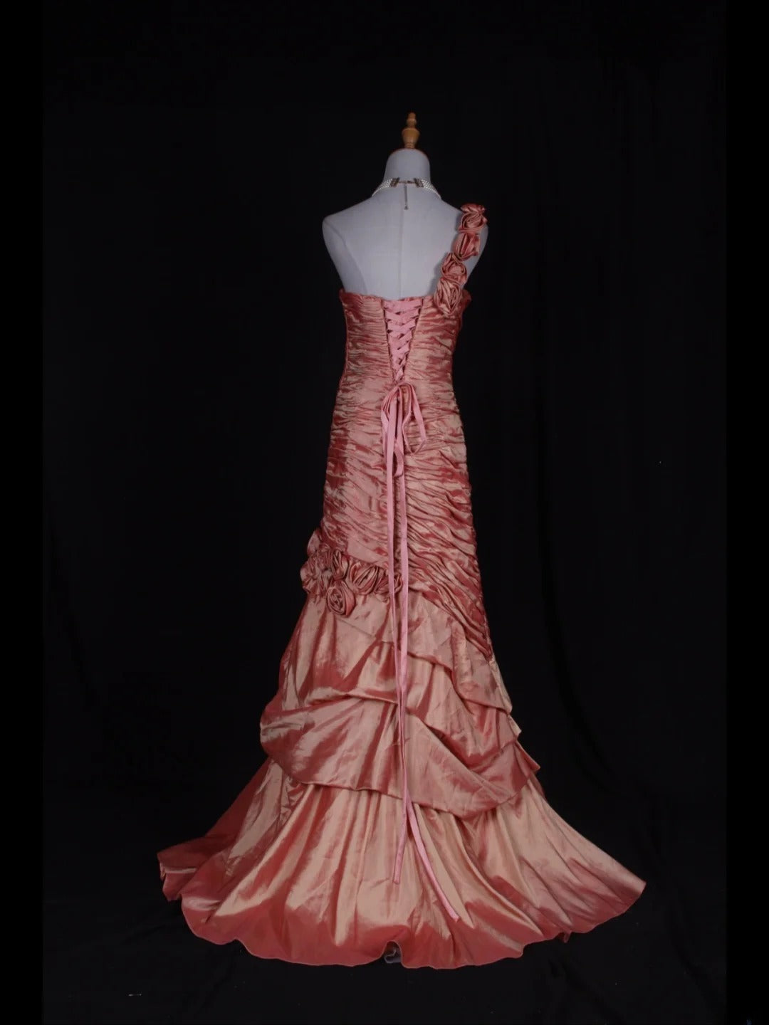 Vintage Meerjungfrauen-Kleid aus den 1970er Jahren mit One-Shoulder-Ausschnitt, plissiertem Rüschenoberteil aus Taft – Inspiration für lange Ballkleider zum 19. Geburtstag, formelles Abendkleid AS357
