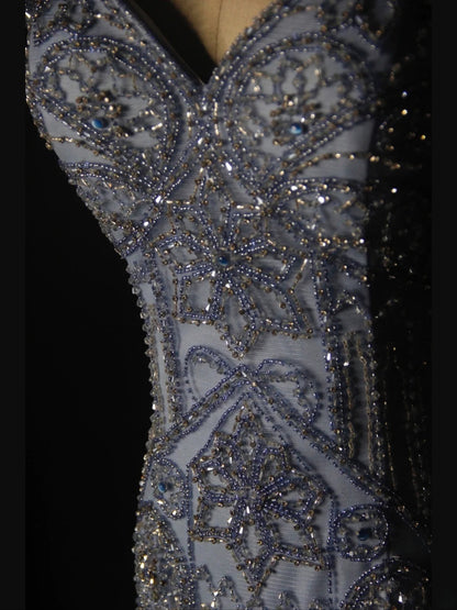 Robe de bal longue sirène rétro années 50 en tulle bleu avec perles - Inspiration pour une tenue de 22 ans ou une robe de soirée AS370
