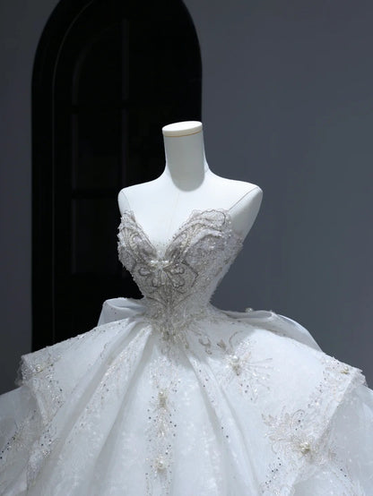Prinzessinnen-Brautkleid, langes Ballkleid im Sweetheart-Stil mit silberbesetztem Oberteil und Schleppe, weißes Brautkleid AS381