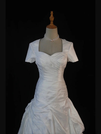 Prinzessinnen-Ballkleid für Damen mit Herzausschnitt, kurzen Ärmeln, weißem Taft und Schleppe, Hochzeitskleider AS387
