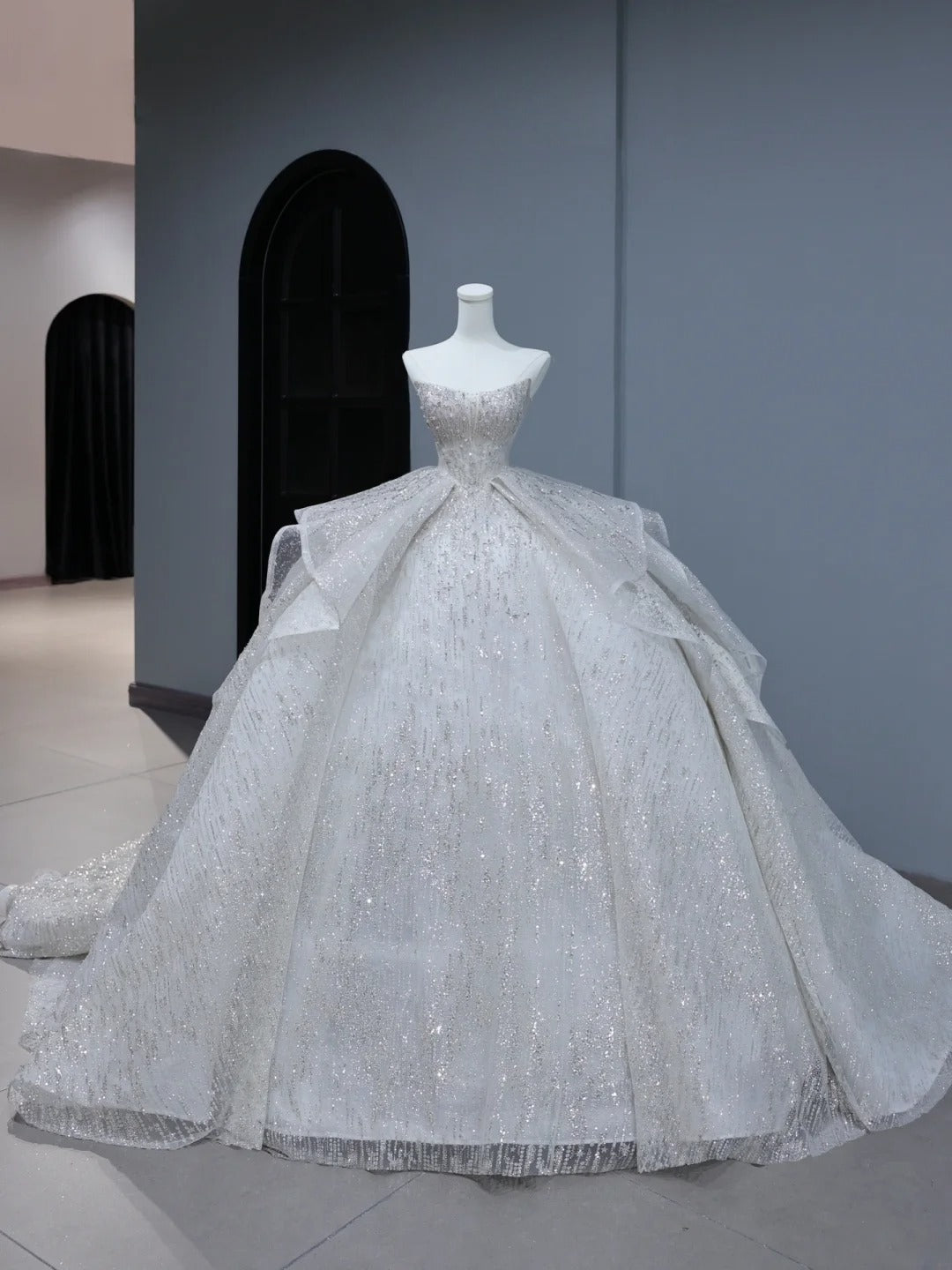Sparkly Long Wedding Dress Ball Gown Strapless Style for Bride With Sequin Beaded Bodice Train Bridal Dresses AS390