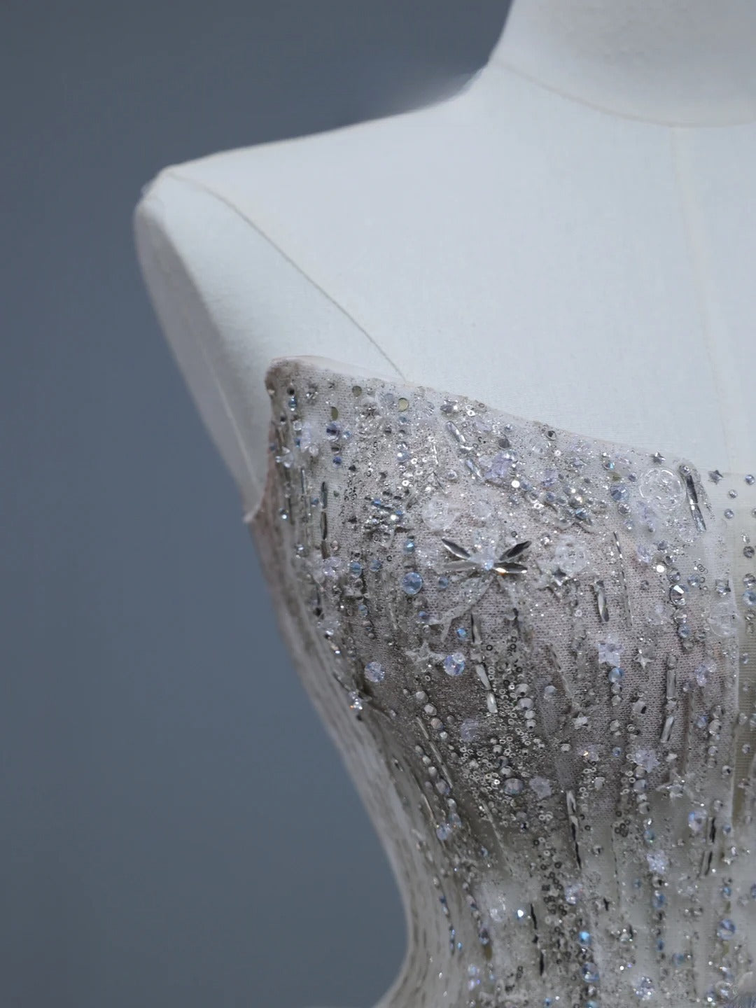 Sparkly Long Wedding Dress Ball Gown Strapless Style for Bride With Sequin Beaded Bodice Train Bridal Dresses AS390