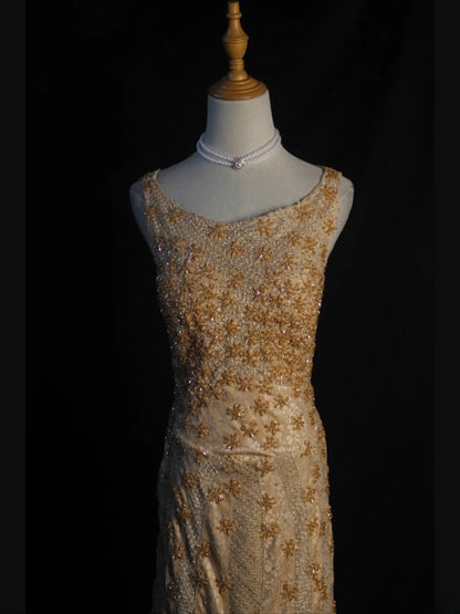Vintage Meerjungfrauenkleid aus den 1950er Jahren, goldfarben, mit Perlenbesatz am Oberteil, langes Ballkleid, Inspiration für Geburtstagsoutfit, formelles Abendkleid AS397