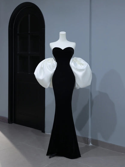 Robe de bal sobre, style sirène, décolleté cœur, en velours noir, inspiration style, robe longue de soirée formelle avec cape AS398