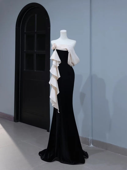 Robe de bal modeste, style sirène sans bretelles, en velours noir, inspiration mode, robe longue de soirée ornée de fleurs AS399