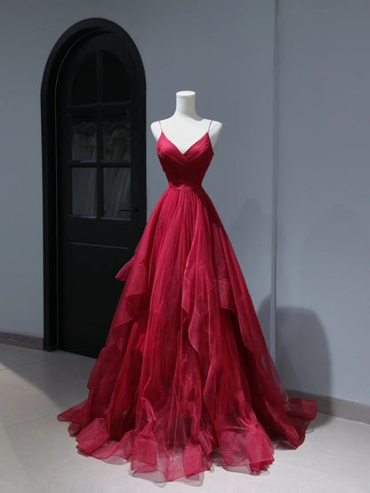 Robe de bal modeste, coupe trapèze, bretelles spaghetti, tulle bordeaux. Inspiration : robe longue plissée pour adolescentes et lycéennes (AS403).
