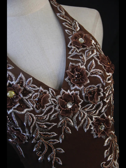 Robe de bal longue vintage sirène années 80, dos nu, en mousseline marron ornée de perles - Inspiration tenue d'anniversaire - Robe de soirée AS403