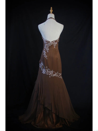 Robe de bal longue vintage sirène années 80, dos nu, en mousseline marron ornée de perles - Inspiration tenue d'anniversaire - Robe de soirée AS403