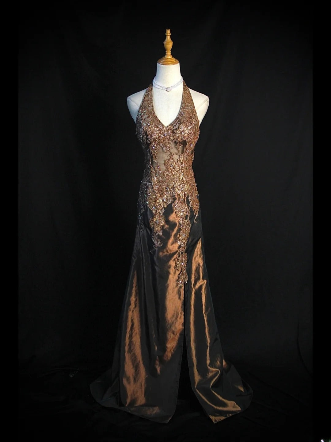 Vintage Meerjungfrauen-Kleid im 80er-Jahre-Stil, Neckholder, Schokoladenbraunes Taftkleid mit Schlitz und Perlen, Langes Ballkleid, Inspiration für Geburtstagsoutfits, Abendkleider AS404