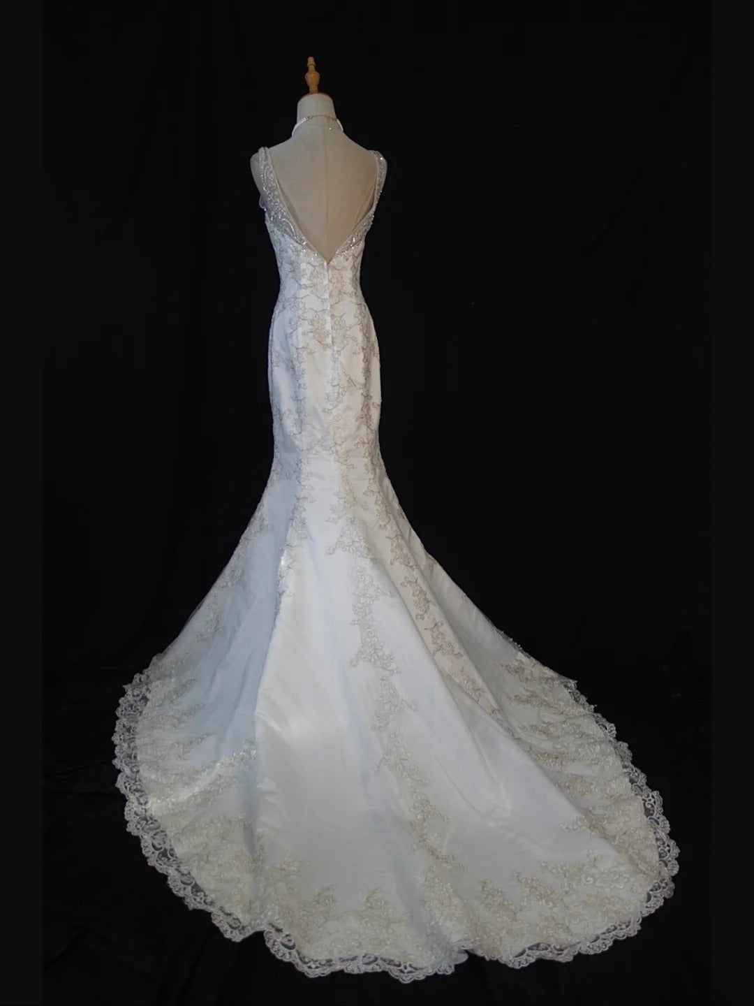 Elegantes Meerjungfrauen-Brautkleid aus transparentem Tüll in Vintage-Weiß mit Herzausschnitt und Schleppe AS406