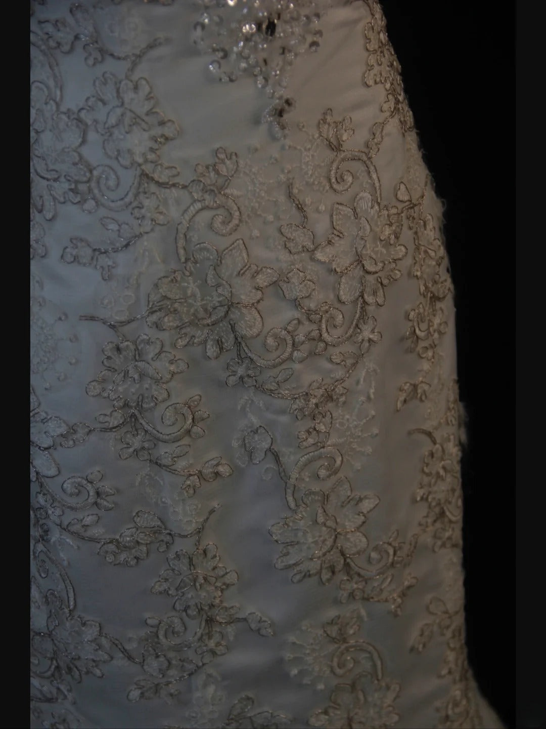 Elegantes Meerjungfrauen-Brautkleid aus transparentem Tüll in Vintage-Weiß mit Herzausschnitt und Schleppe AS406