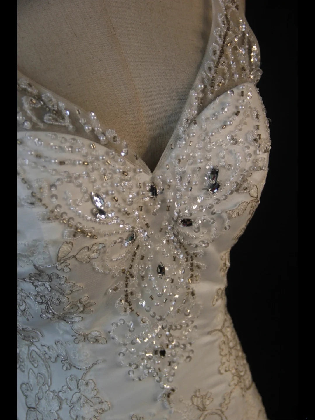 Elegantes Meerjungfrauen-Brautkleid aus transparentem Tüll in Vintage-Weiß mit Herzausschnitt und Schleppe AS406