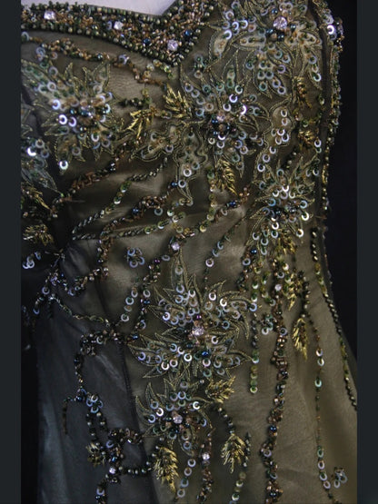 Vintage A-Linien-Kleid aus grünem Chiffon im Stil der 1950er Jahre mit herzförmigem Ausschnitt und Perlenbesatz am Oberteil – langes Ballkleid, Inspiration für Geburtstagsoutfits, Partykleid AS409