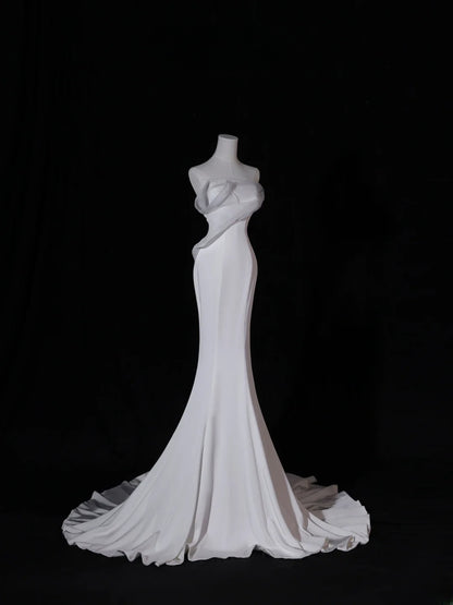 Classic Long Wedding Gowns Mermaid Strapless Style for Bride With Pleated Bodice Train White Bridal Dress AS411