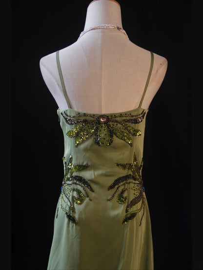 Robe de bal longue rétro années 50, coupe trapèze, bretelles spaghetti, en mousseline vert olive ornée de perles - Inspiration pour une tenue de 21e anniversaire - Robe de soirée AS412
