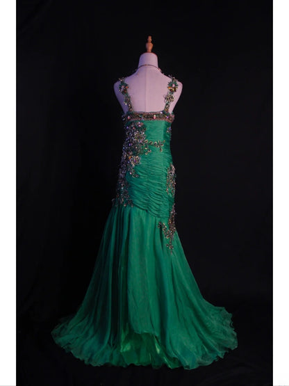 Robe de bal longue vintage sirène en mousseline verte, bustier cœur, années 1950, avec corsage plissé à volants et perles. Inspiration tenue d'anniversaire ou robe de soirée AS417