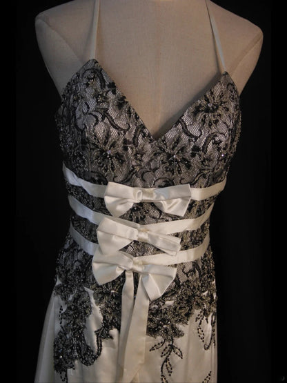 Vintage A-Linien-Halterkleid aus schwarzer Spitze mit Perlen und weißem kurzem Oberteil, ideal für den 18. Geburtstag, Homecoming oder als Cocktailkleid (AS430)
