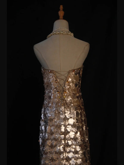 Vintage Meerjungfrauen-Kleid mit Pailletten im Stil der 1950er Jahre, Rüschenoberteil und mehrlagigem Oberteil – Inspiration für ein langes Ballkleid zum 18. Geburtstag (AS442)