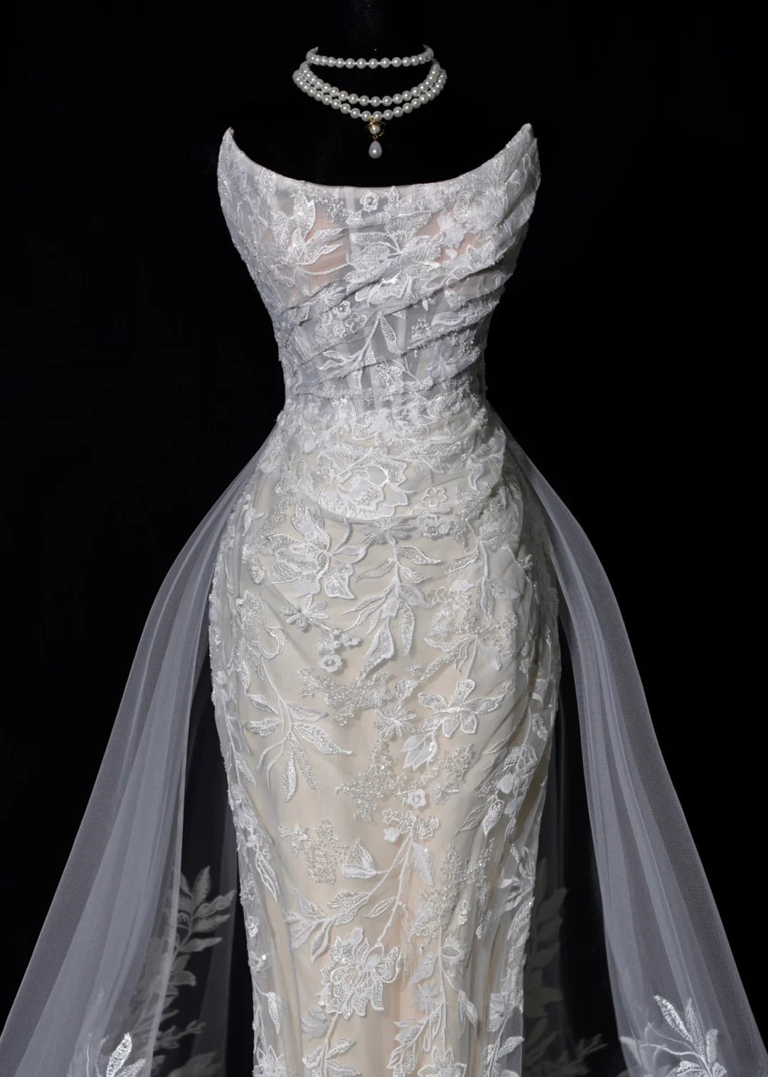 Romantic Long Wedding Dresses White Mermaid Strapless Lace Long Wedding Dress Style For Brides Fitted With Train Bridal Gowns AS456