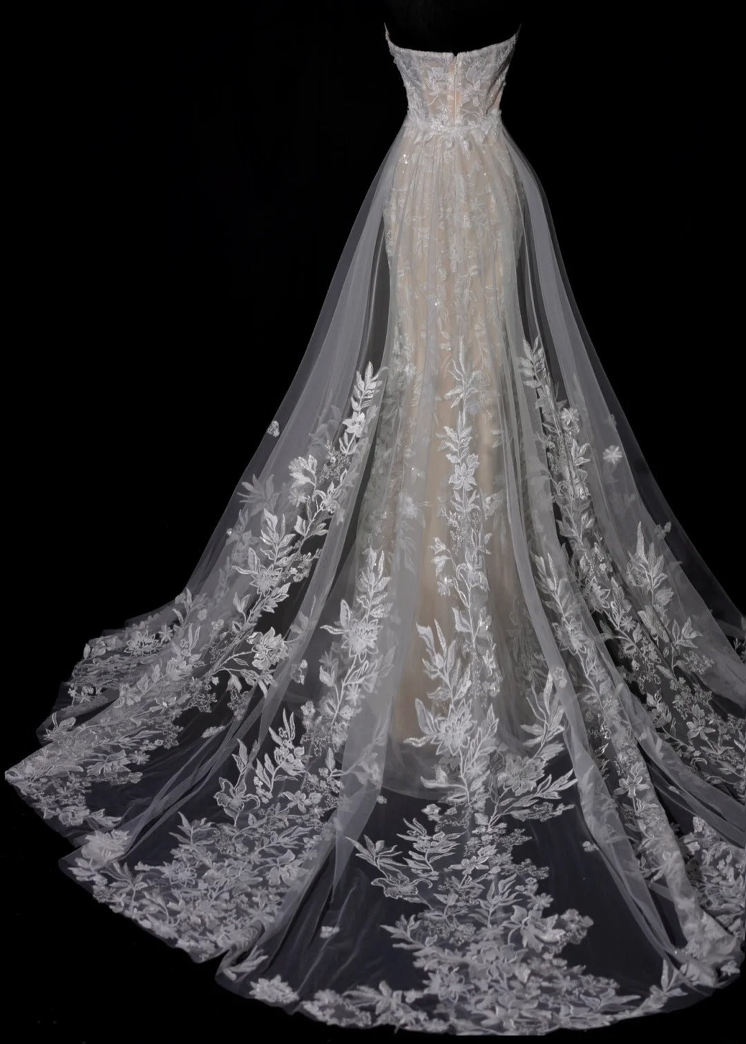 Romantic Long Wedding Dresses White Mermaid Strapless Lace Long Wedding Dress Style For Brides Fitted With Train Bridal Gowns AS456