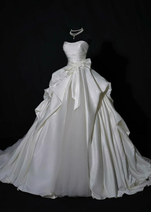 Princess Long Wedding Gowns Ball Gown Strapless Sleeveless Satin for Bride With Pleated Bow-knot Train White Bridal Dress AS461