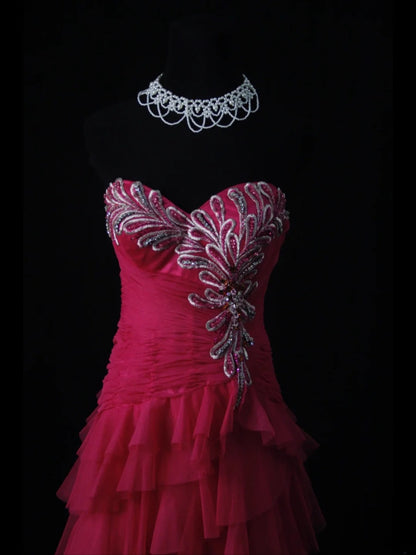 Vintage A-Linien-Abendkleid aus pinkfarbenem Tüll im Stil der 1950er Jahre mit Rüschenoberteil und herzförmigem Ausschnitt – Inspiration für ein Outfit zum 18. Geburtstag (Abendkleid AS465)