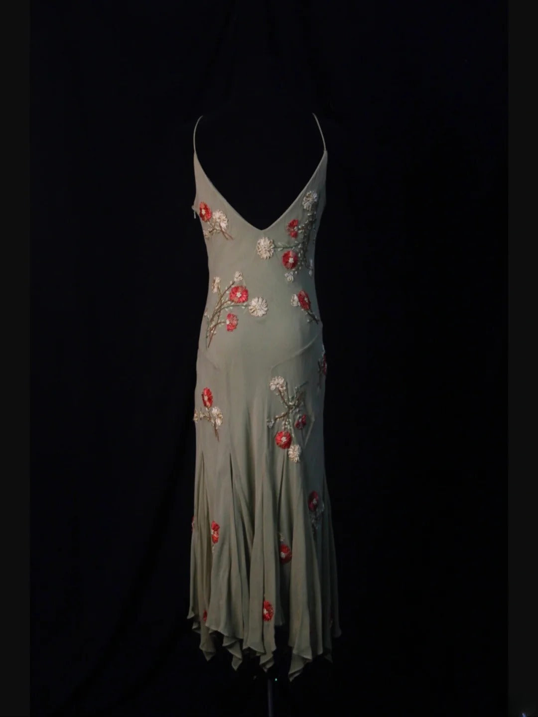 Vintage Etuikleid mit Spaghettiträgern aus grauem Chiffon im Stil der 1950er Jahre – Inspiration für ein figurbetontes Abendkleid zum 18. Geburtstag (AS481)